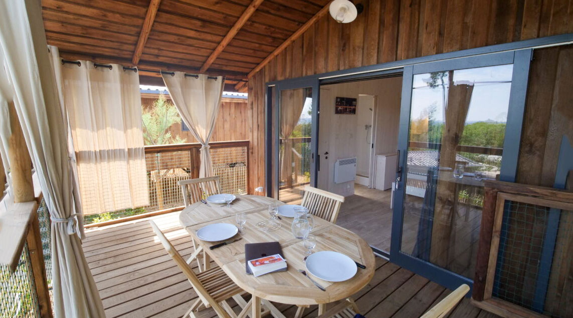 terraza para vacaciones en glamping